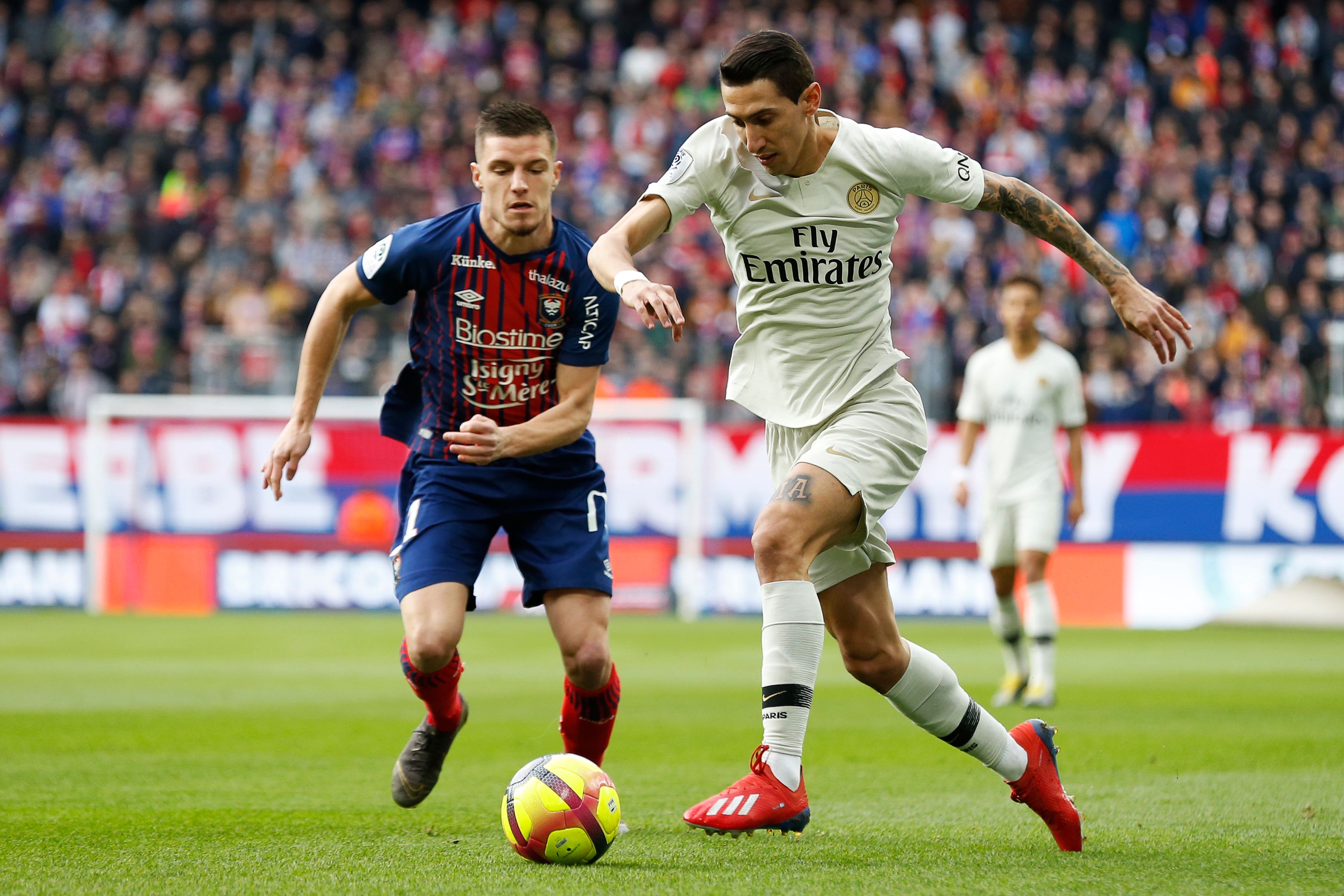 赵丽娜：走了70所学校，女孩踢球屈指可数；想让女孩踢球普及