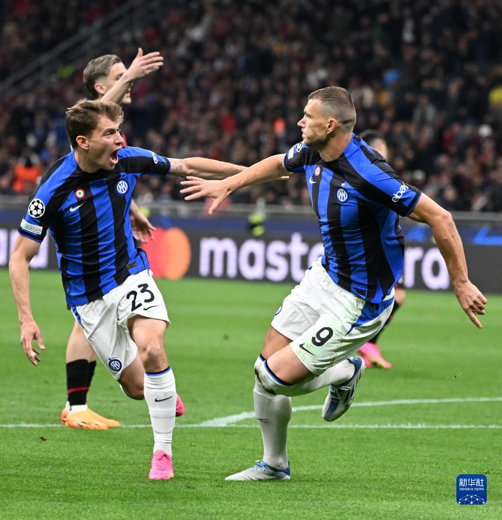 詹姆斯篮下强打稳定胜局