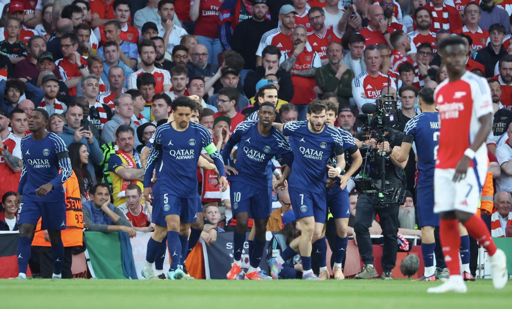 诺坎普新王？17岁的亚马尔和梅西谁更强？