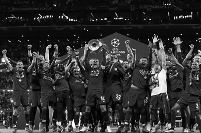 英媒：奥纳纳渴望重返曼联争夺一门，也不排除去英超其他球队（英媒称：奥纳纳盼回归曼联竞逐主力门将，亦不排除加盟英超其他球队）