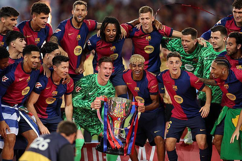 英媒盘点与主帅闹僵球员结局：小贝基恩C罗离队，希勒遭弃用