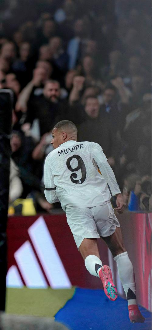 最后的希望？曼联战意强烈输不起 或小胜晋级（背水一战！曼联斗志高昂，不容有失，或凭小胜晋级）