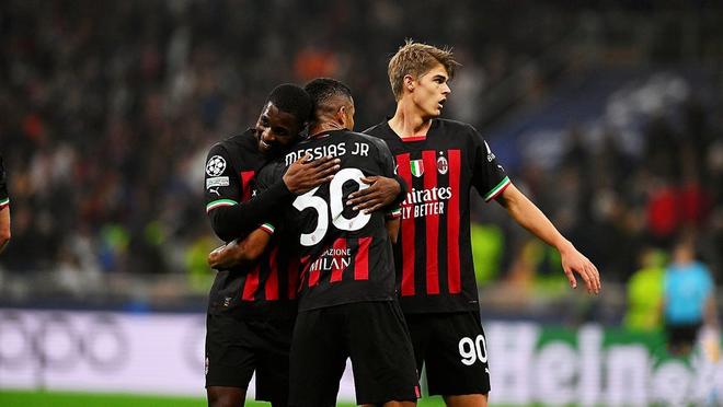 世欧预半场：范纳肯闪击，多库双响，比利时3-0列支敦士登（欧洲世预赛上半场：范纳肯开场破门，多库梅开二度，比利时3-0领先列支敦士登）