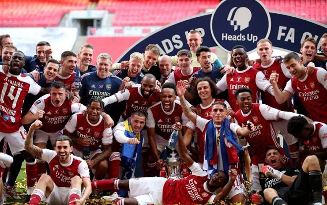 弗法纳：帕尔默来自不同的星球，他与姆巴佩、登贝莱很接近（弗法纳：帕尔默仿佛异星来客，实力已接近姆巴佩和登贝莱）