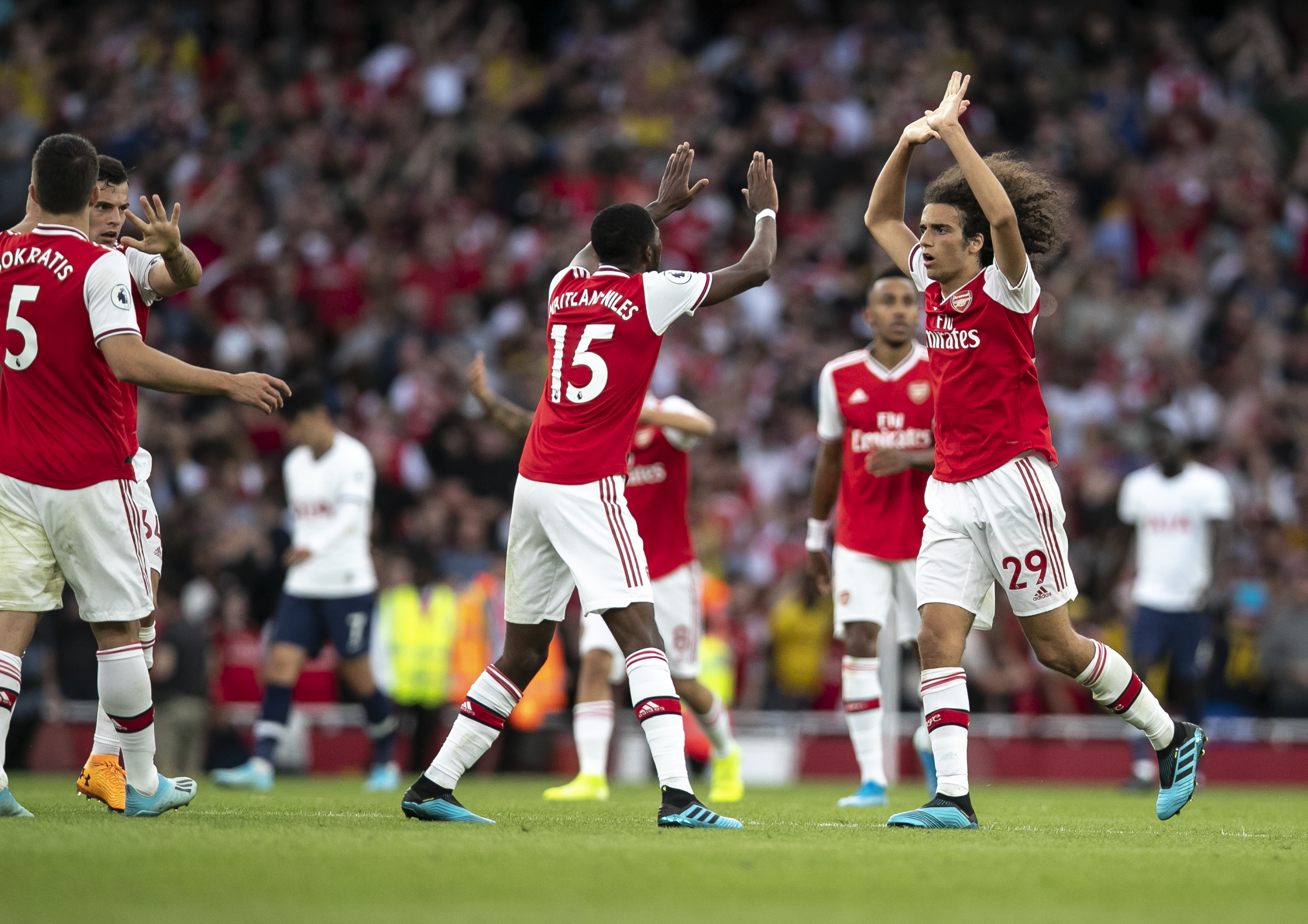 图片报：多特内部认为小贝林踢得过于保守，不过仍然信任他