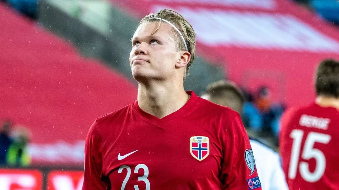 卡佩罗怒批利物浦争议点球，VAR判罚引争议