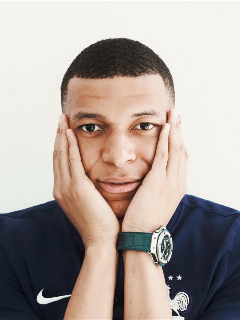 德甲前瞻：多特蒙德联赛主场不败，霍芬海姆进攻火力强劲（德甲前瞻：多特联赛主场不败延续，霍芬海姆进攻端状态火热）