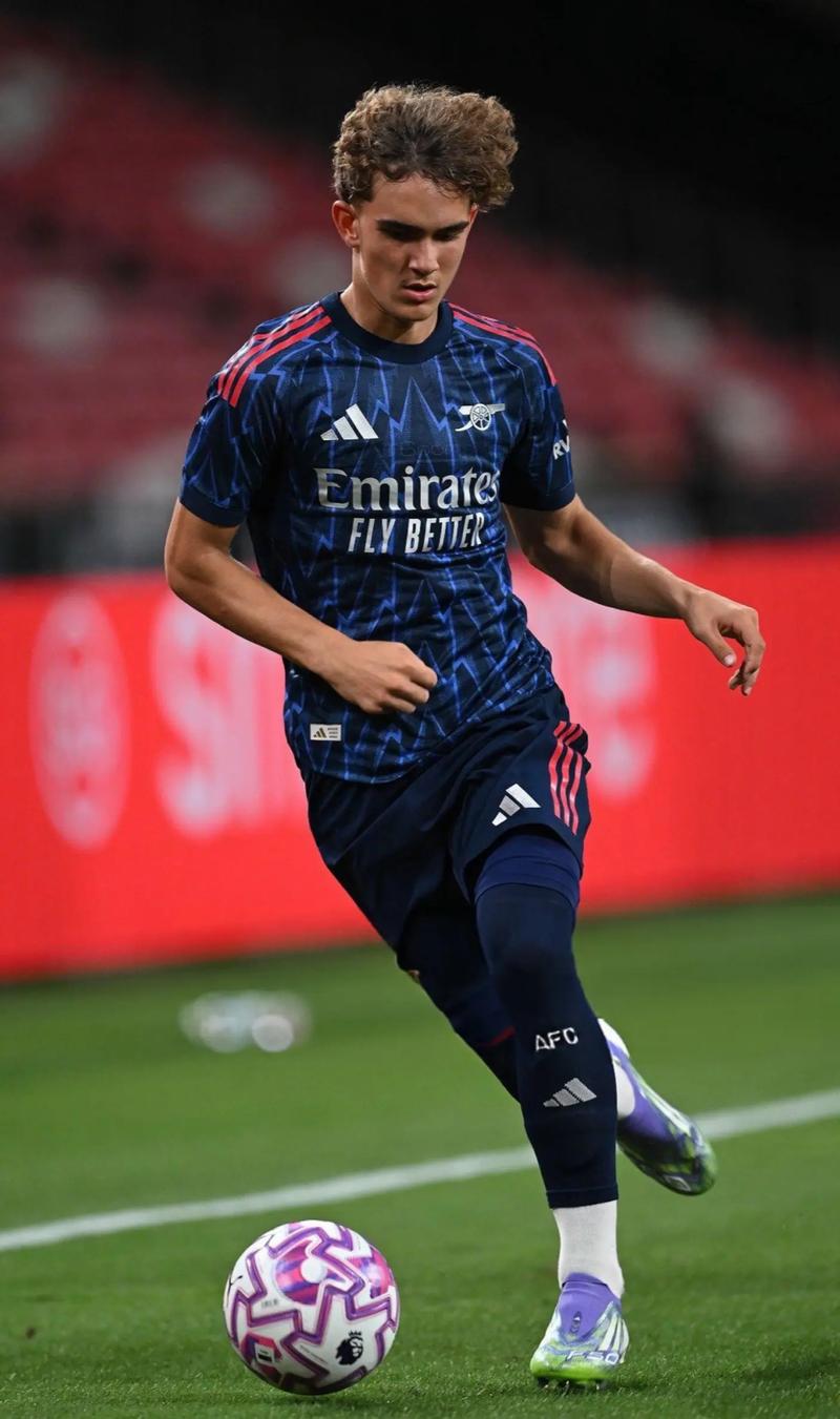 今年的欧冠就看到这！2025年欧冠全部比赛战罢，明年1月重启（今年欧冠暂告段落！2025年赛程打完，明年1月再战）