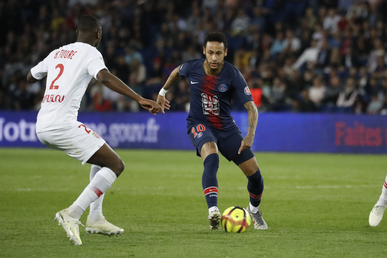 瓜迪奥拉：联赛杯将大幅度轮换；特拉福德冬窗不会离队（瓜迪奥拉：联赛杯大规模轮换，特拉福德冬窗留队）