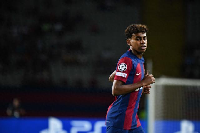 21世纪五大联赛出场时间：C罗75927分钟居首，梅西70022分钟第三（21世纪五大联赛出场时长榜：C罗以75927分钟领跑，梅西70022分钟位列第三）