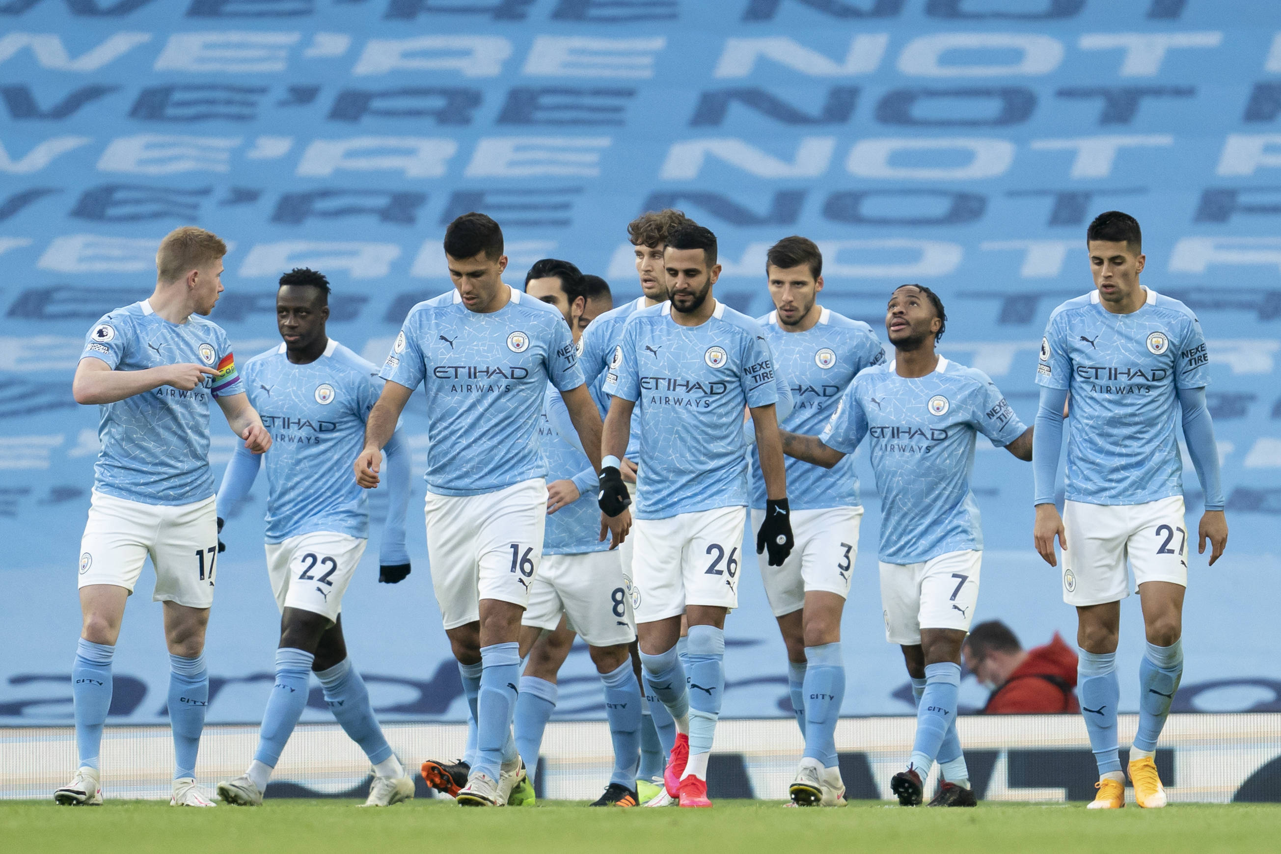 足协杯决赛火爆，观众超3.5万，票房破700万（足协杯决赛热度爆棚，3.5万+观众到场，票房突破700万）