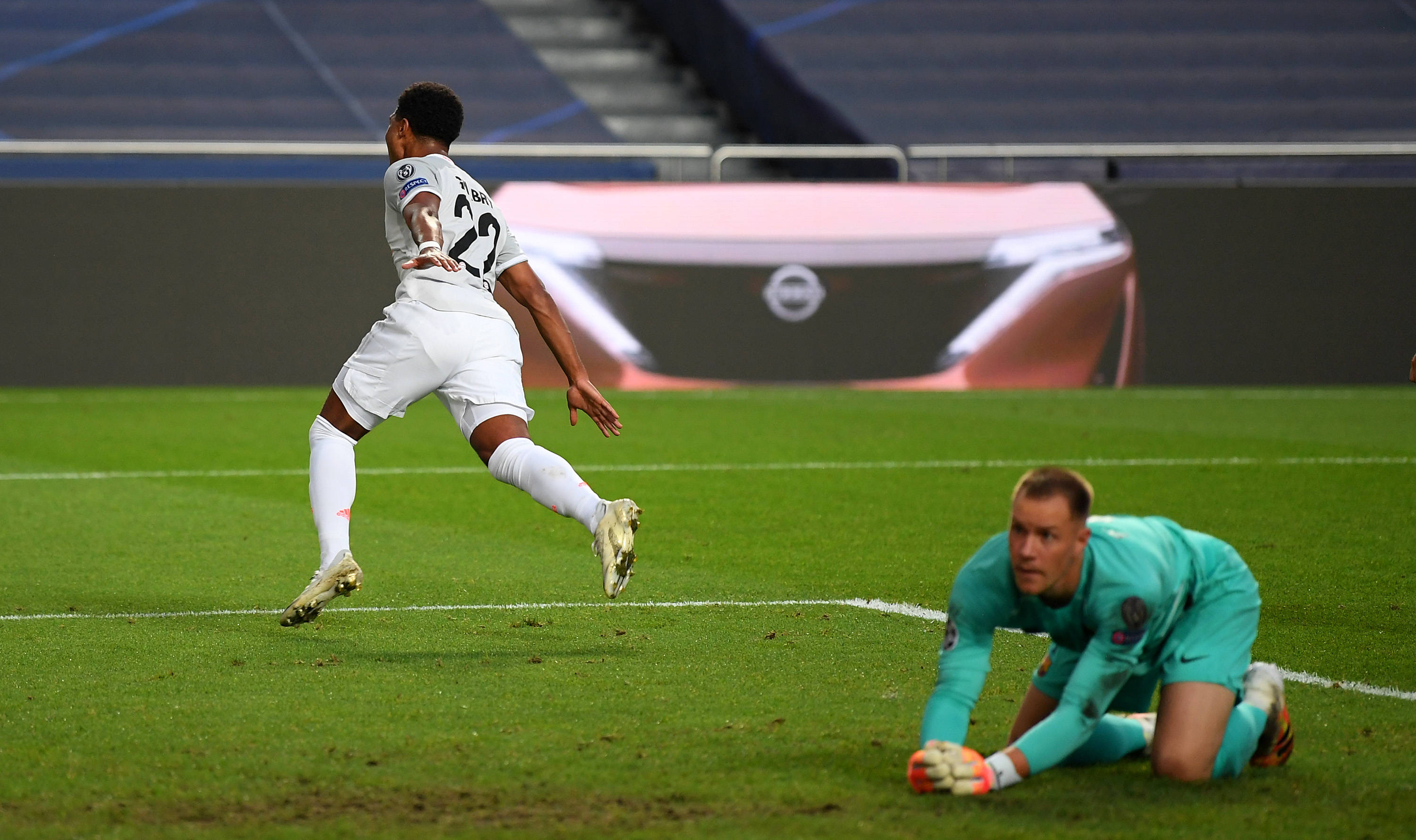 【奖项】阿卡荣获斯蒂芬·埃德伯格体育风尚奖，卢布获评阿瑟·阿什人道主义奖