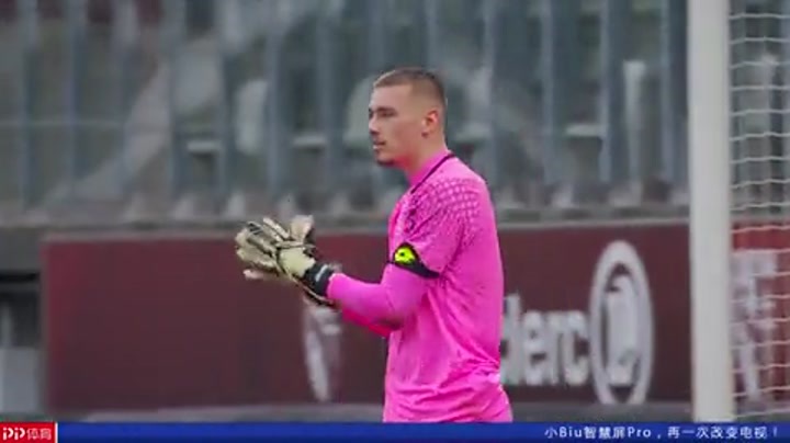 赫内斯：明年目标是德甲冠军；已准备庆祝活动？我们不想傲慢（赫内斯：明年冲击德甲冠军；谈庆祝安排：我们不想显得傲慢）