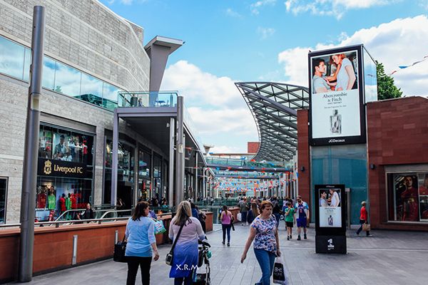 足球中超球队失误频频，主帅暴怒